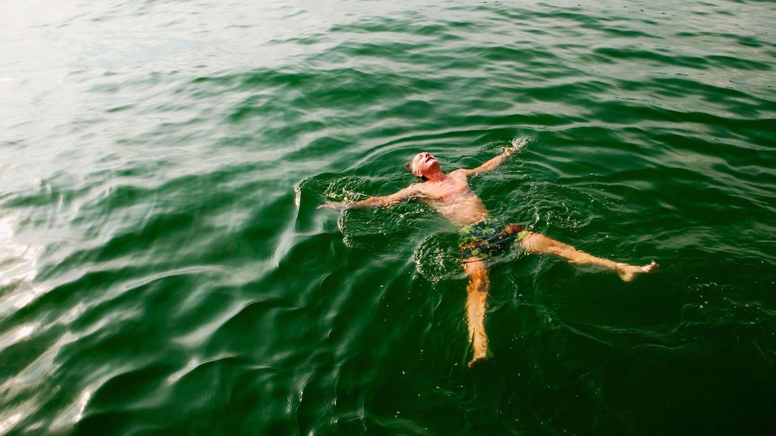 Contrast between sauna heat and cold water swimming